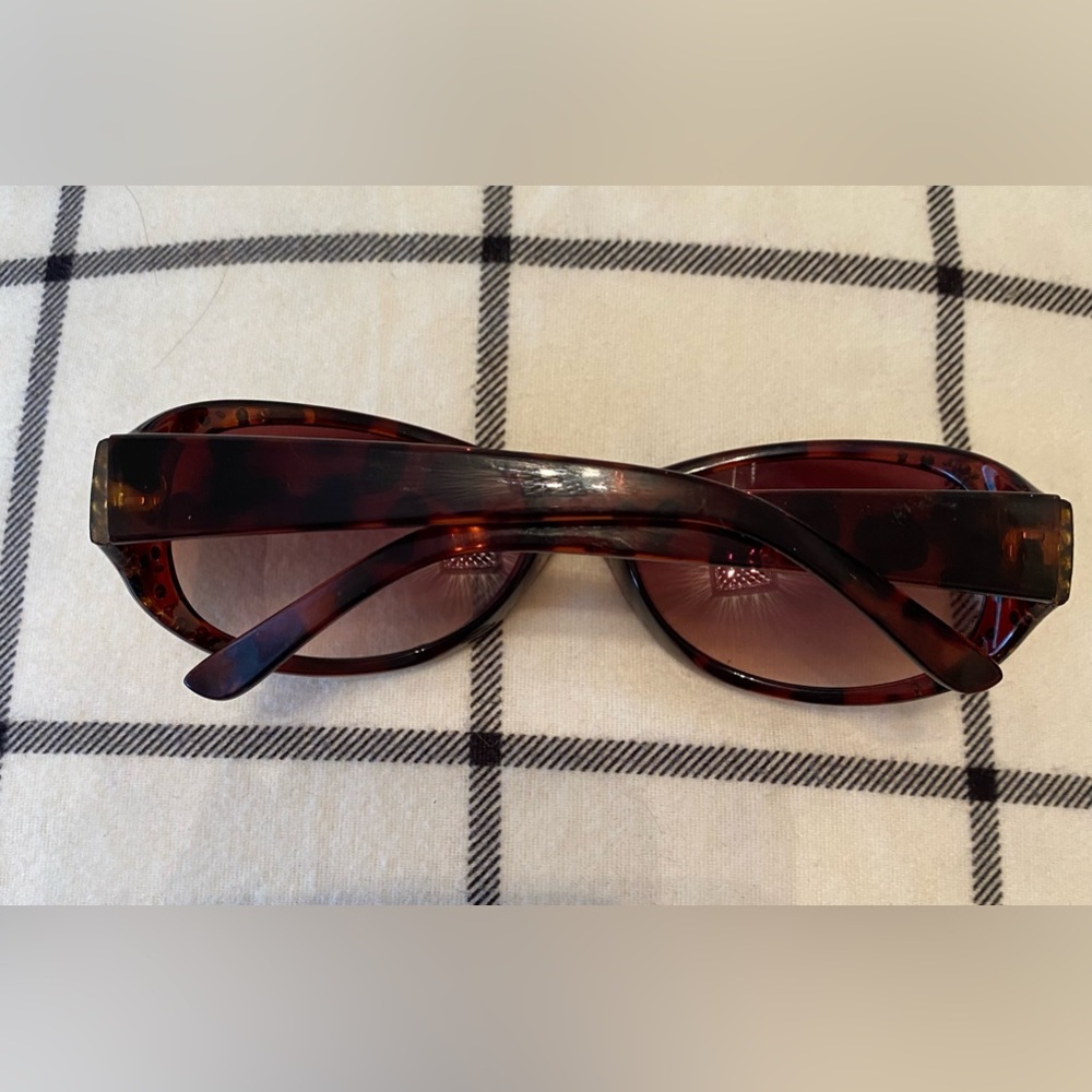 Rectangular tortoiseshell sunglasses - Picture 2 of 6